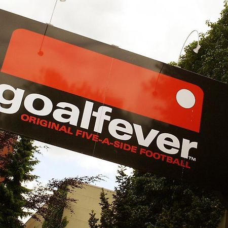 Goalfever Sports & Guesthouse Essen Exterior foto